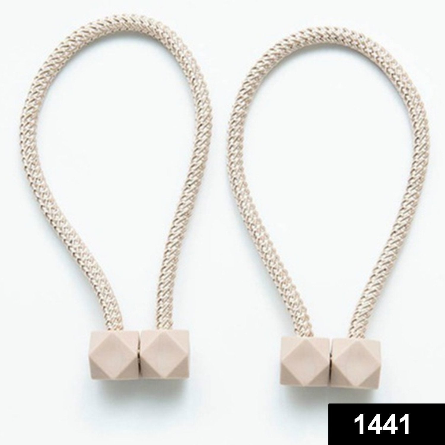 Magnetic curtain tiebacks, 2 pieces, for elegant window decoration. Magnetic curtain tiebacks, 2 pieces, for elegant window decoration.
